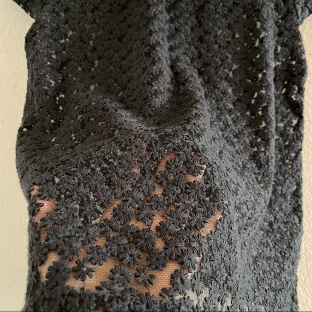 COPY - Loft- flower embroidered blouse - Picture 5 of 6